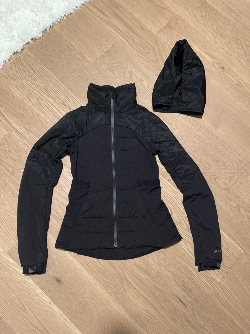 Lululemon DOWN FOR it all Women size 4 Insulated Jacket with Detachable Hood